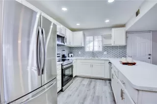 Photo #3: 2571358 Listing