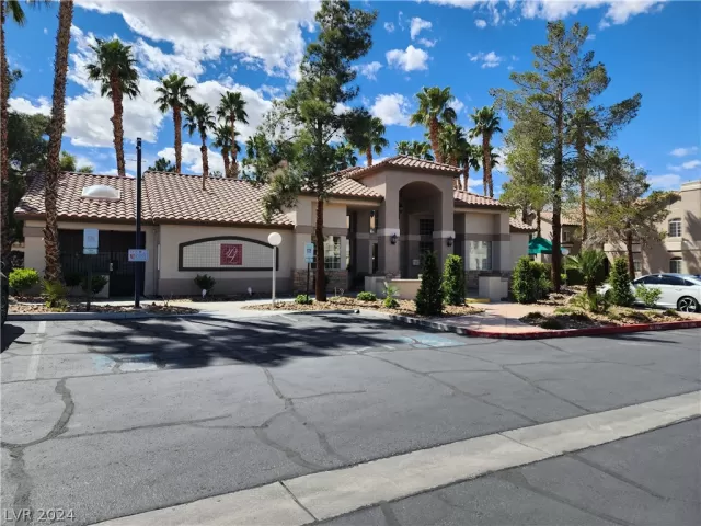 MLS: 2571399 Condo For Sale