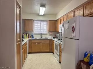 Photo #6: 2571403 Listing