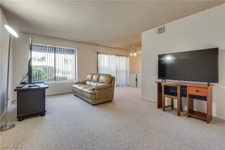 Photo #4: 2571407 Listing