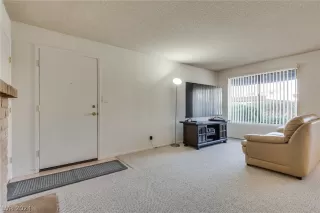 Photo #5: 2571407 Listing