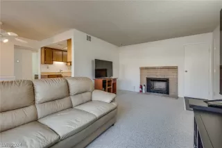 Photo #6: 2571407 Listing