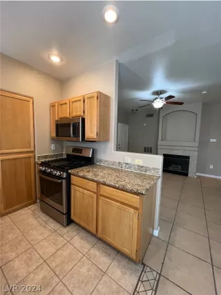 Photo #2: 2571442 Listing
