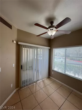 Photo #4: 2571442 Listing
