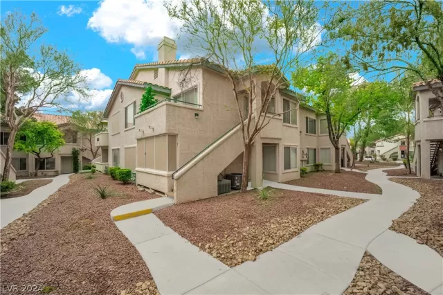 MLS: 2571443 Condo For Sale