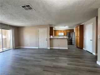 Photo #5: 2571460 Listing 