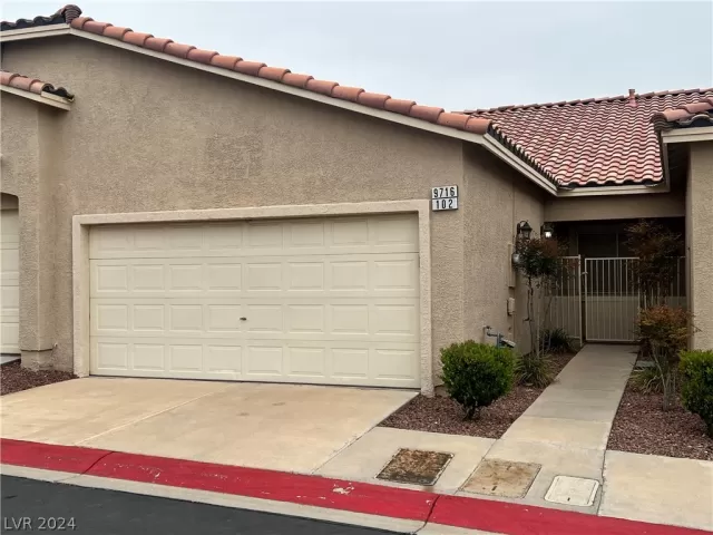 MLS: 2571496 Condo For Sale