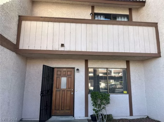 MLS: 2571526 Condo For Sale