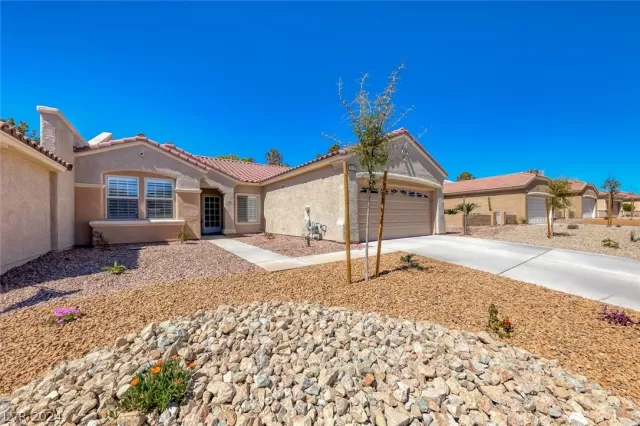 MLS: 2571551 Condo For Sale