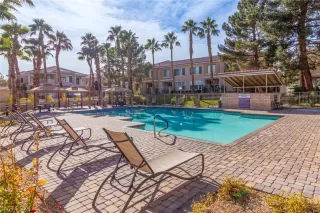 Photo #1: 2571557 Listing 