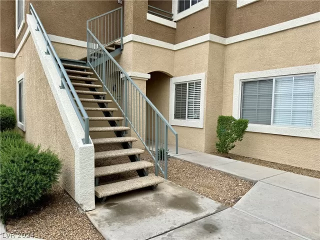 MLS: 2571576 Condo For Sale