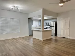 Photo #2: 2571576 Listing