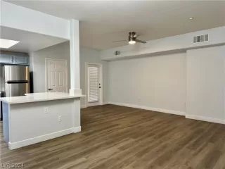 Photo #4: 2571576 Listing