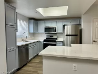 Photo #6: 2571576 Listing