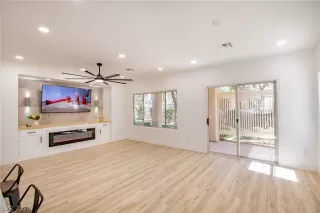 Photo #1: 2571620 Listing 