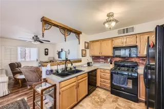 Photo #4: 2571623 Listing