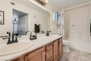 Photo #6: 2571623 Listing