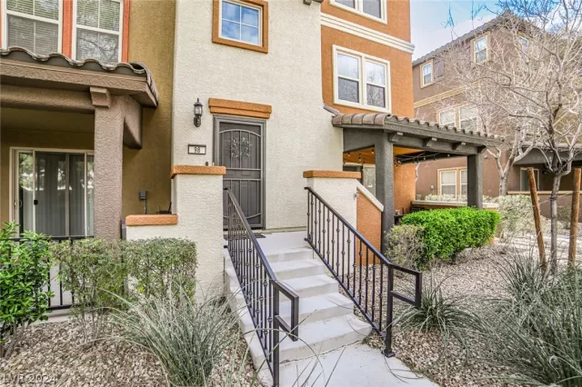 MLS: 2571629 Condo For Sale