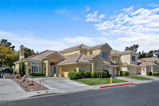 MLS: 2571638 Condo For Sale