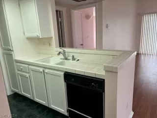 Photo #4: 2571663 Listing 