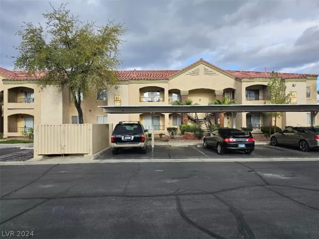 MLS: 2571670 Condo For Sale