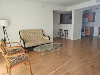 Photo #3: 2571670 Listing 