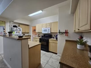 Photo #3: 2571678 Listing