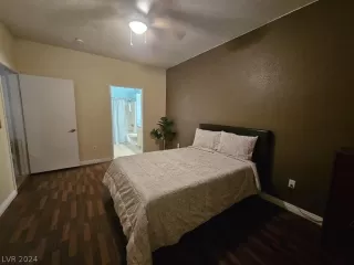 Photo #4: 2571678 Listing