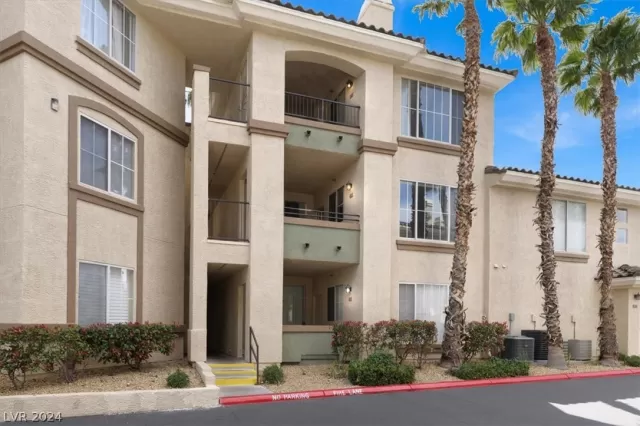 MLS: 2571687 Condo For Sale