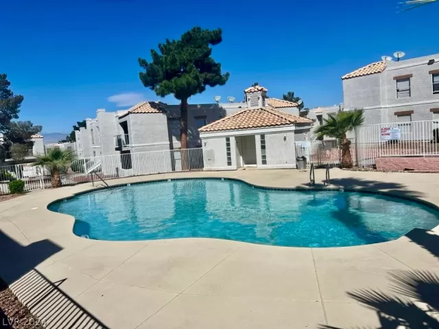 MLS: 2571710 Condo For Sale