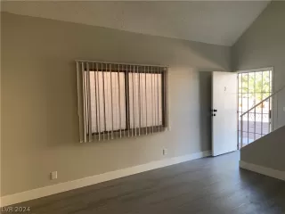 Photo #2: 2571718 Listing 