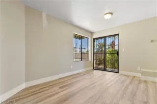 Photo #4: 2571728 Listing