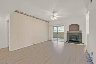 Photo #4: 2571741 Listing