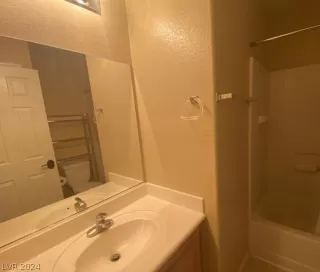 Photo #2: 2571748 Listing