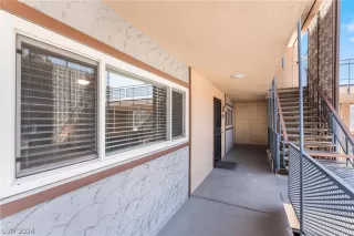 Photo #5: 2571786 Listing