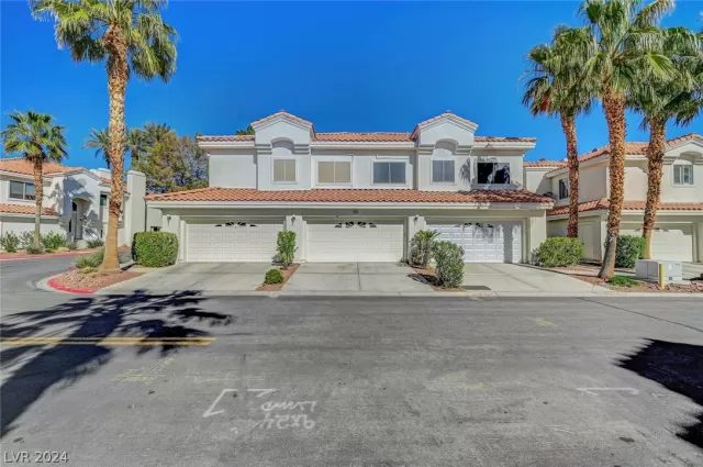 MLS: 2571791 Condo For Sale