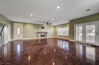 Photo #6: 2571791 Listing