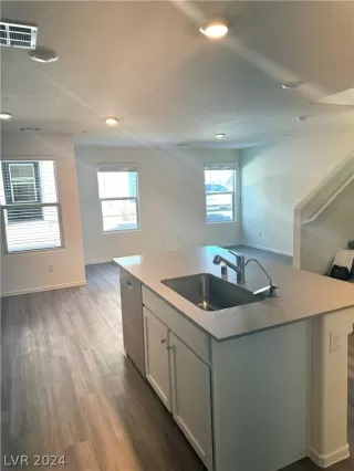 Photo #2: 2571809 Listing 