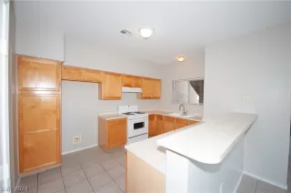 Photo #3: 2571835 Listing