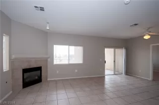 Photo #4: 2571835 Listing