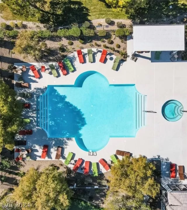 MLS: 2571863 Condo For Sale