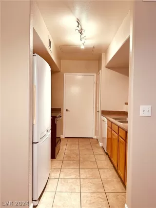 Photo #3: 2571863 Listing 