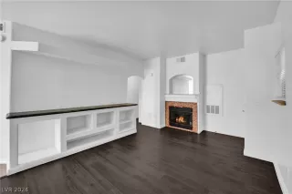 Photo #2: 2571869 Listing 