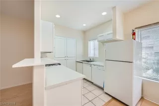 Photo #2: 2571893 Listing 