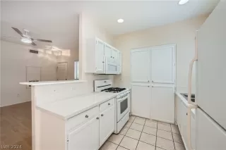 Photo #3: 2571893 Listing 