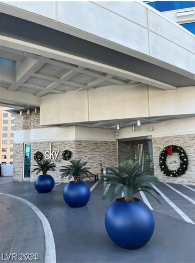 MLS: 2571898 Condo For Sale