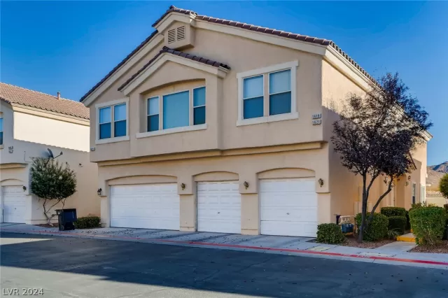 MLS: 2571906 Condo For Sale