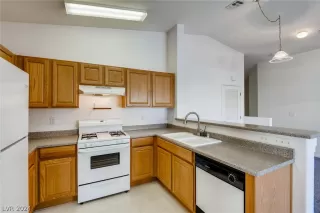 Photo #3: 2571906 Listing 