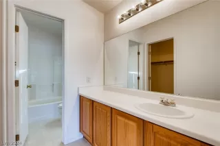 Photo #5: 2571906 Listing 