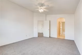 Photo #6: 2571906 Listing 